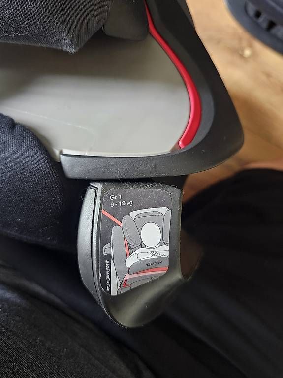 Seggiolini per auto: Siège auto Cybex Pallas S-Fix – Usato da Arzier-Le Muids venduto da charly_04 3