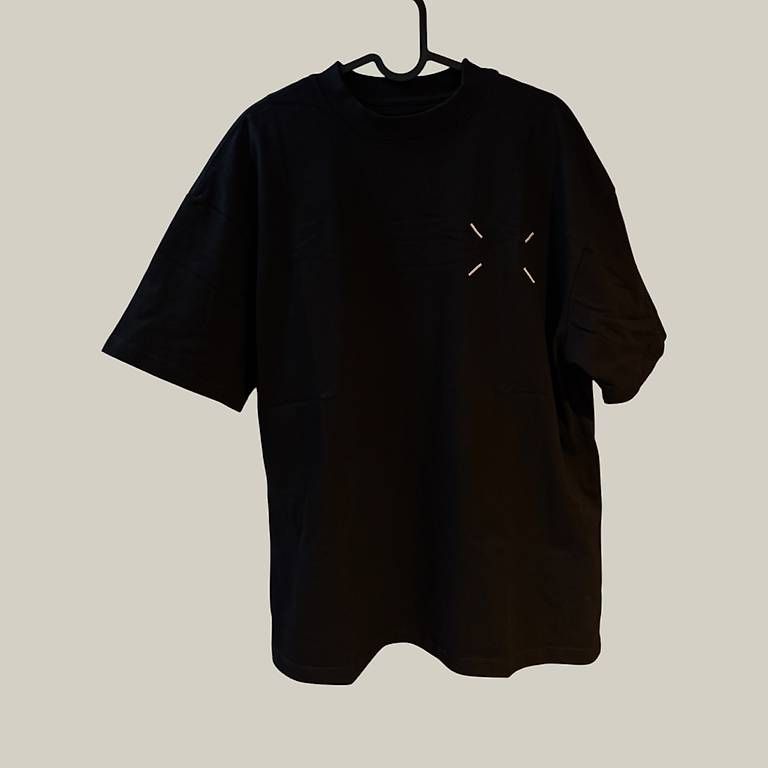 Maison Margiela T-shirt: Maison Margiela T-shirt – Usato da Basel venduto da Leo_6qtr 1