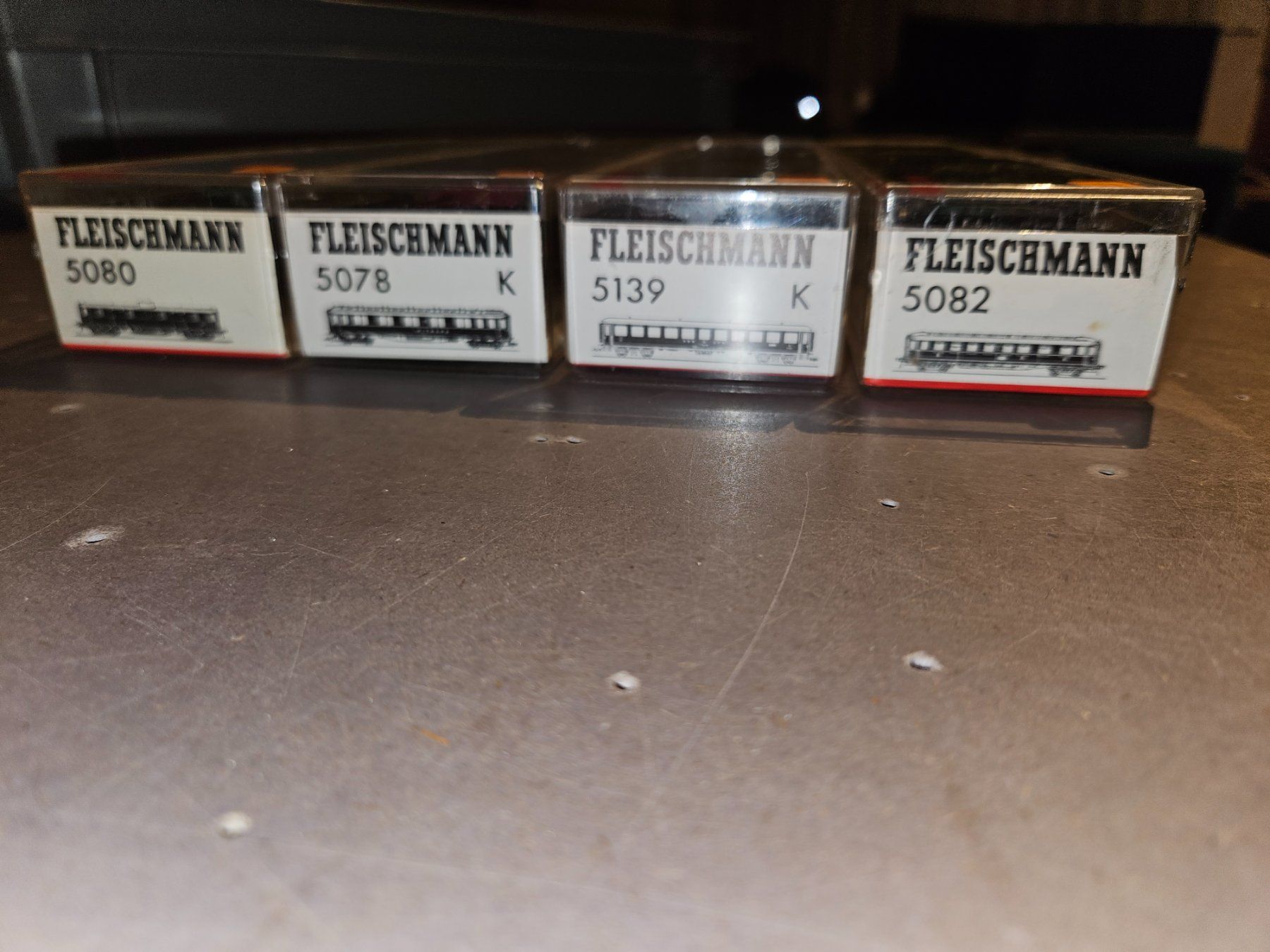 Fleischmann Modellini di ferrovie: Fleischmann 5078 5080 5082 5139  mit OVP – Usato da Bern venduto da lukas90pilze 1