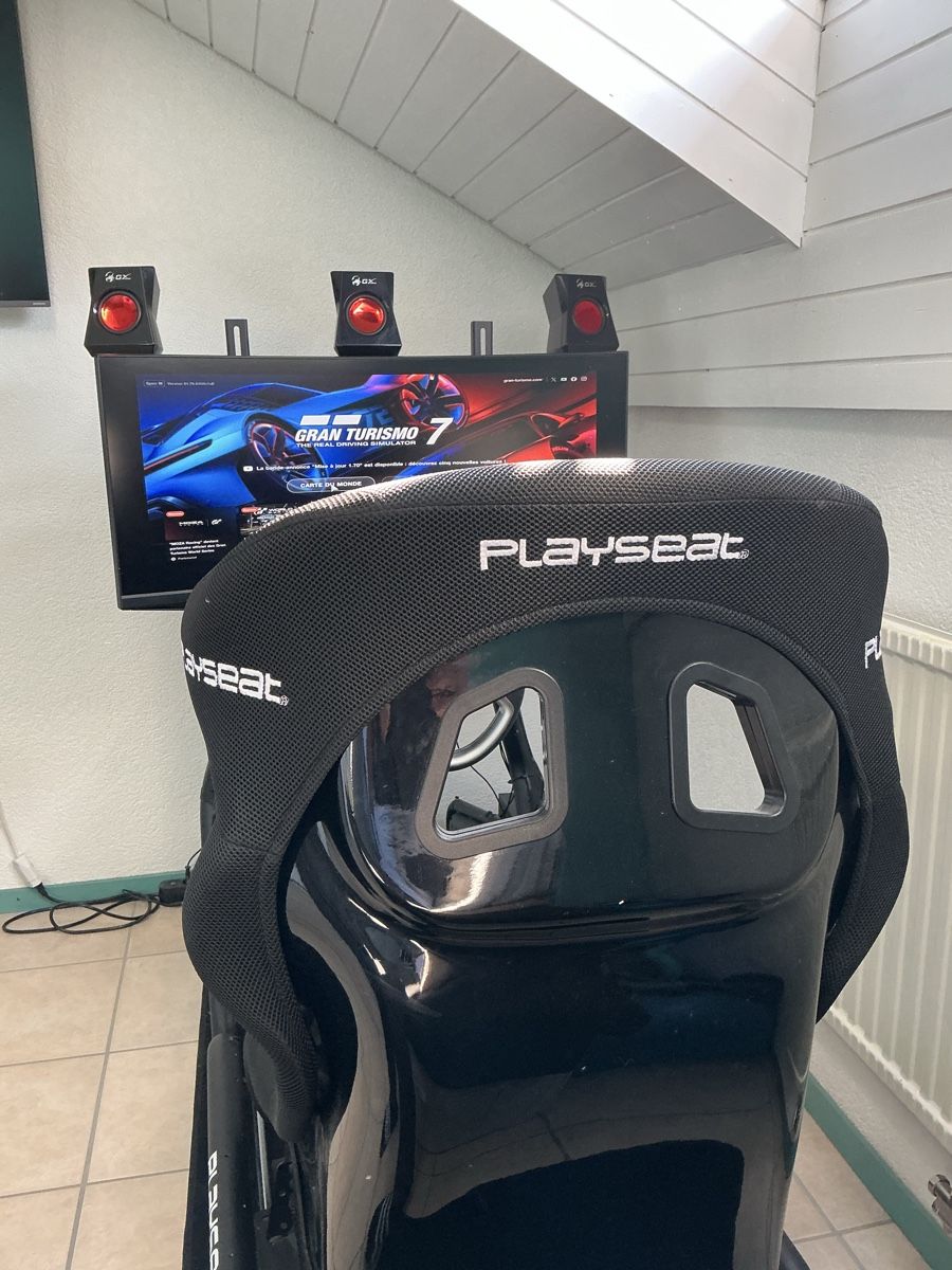 Fanatec Console: SIM Racing Playseat Fanatec – Usato da Courtételle venduto da Kinetic 6