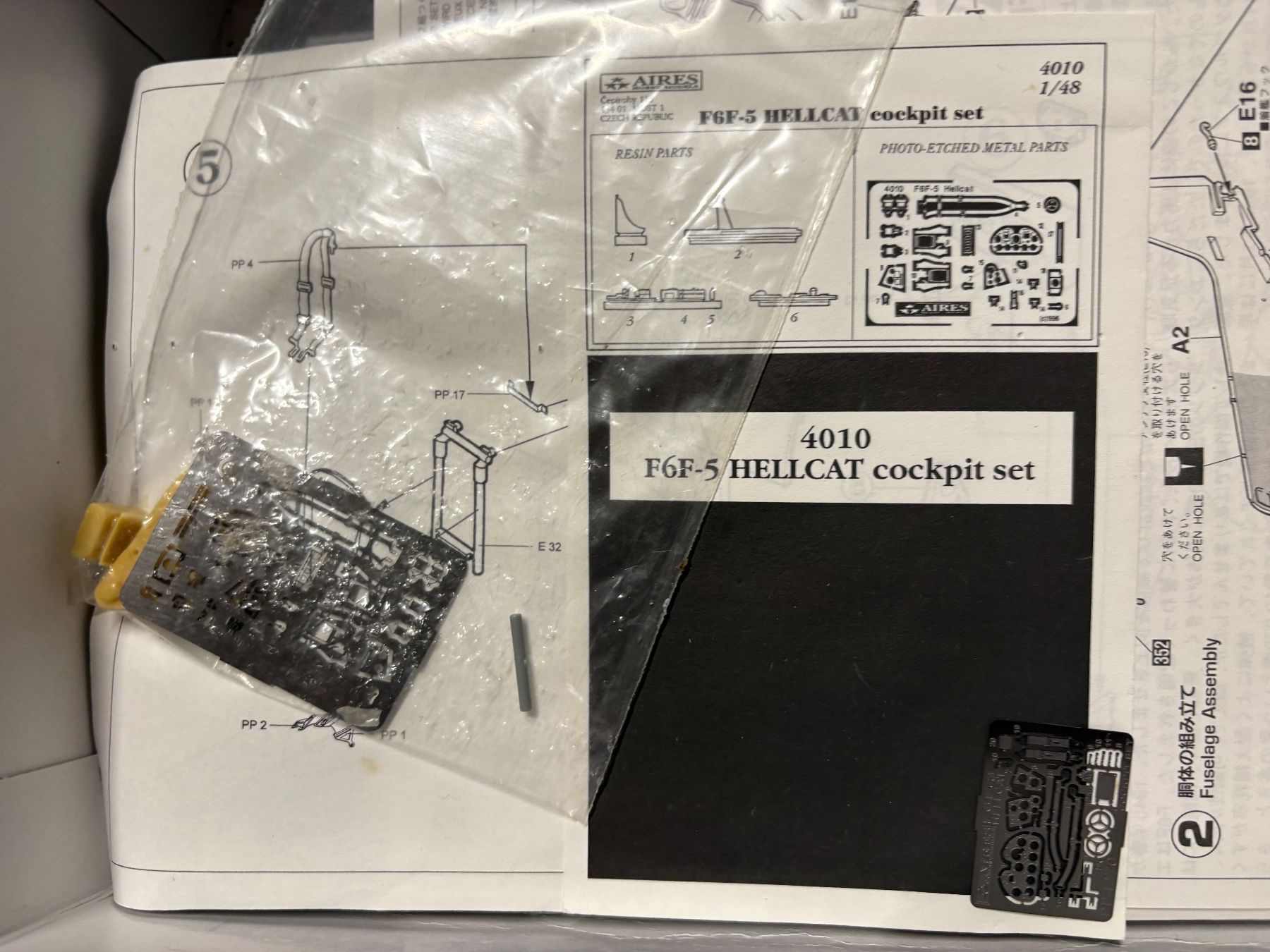 Kit di modellismo & Modellini statici: 1/48 F6F-5N HELLCAT MIT DIV. ZUBEHÖR – Usato da MÜHLEDORF/SO venduto da tru_wsv8 4