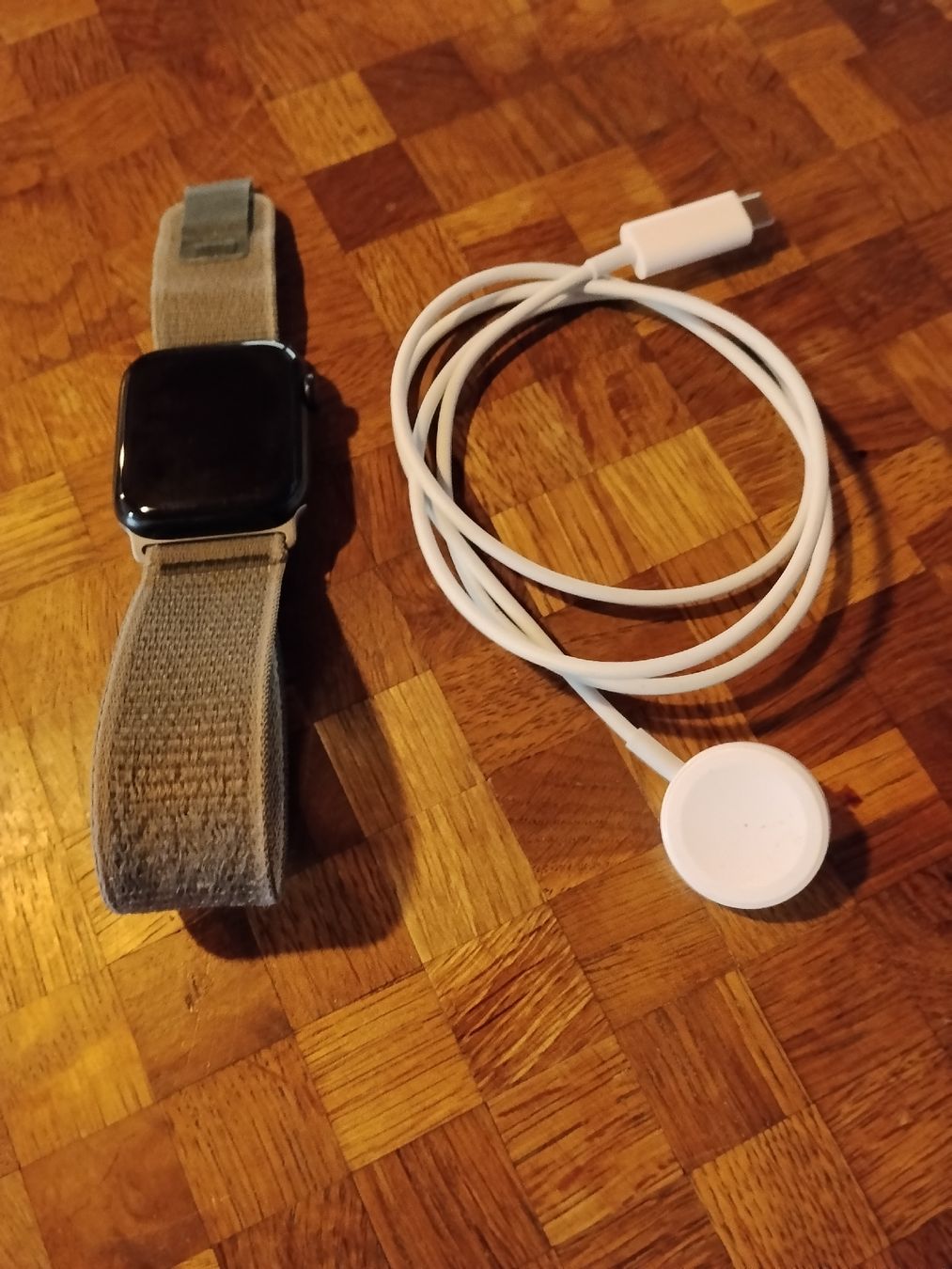Apple Smartwatch: Apple Watch Smartwatch – D'occasion à Waldenburg par man_jww5