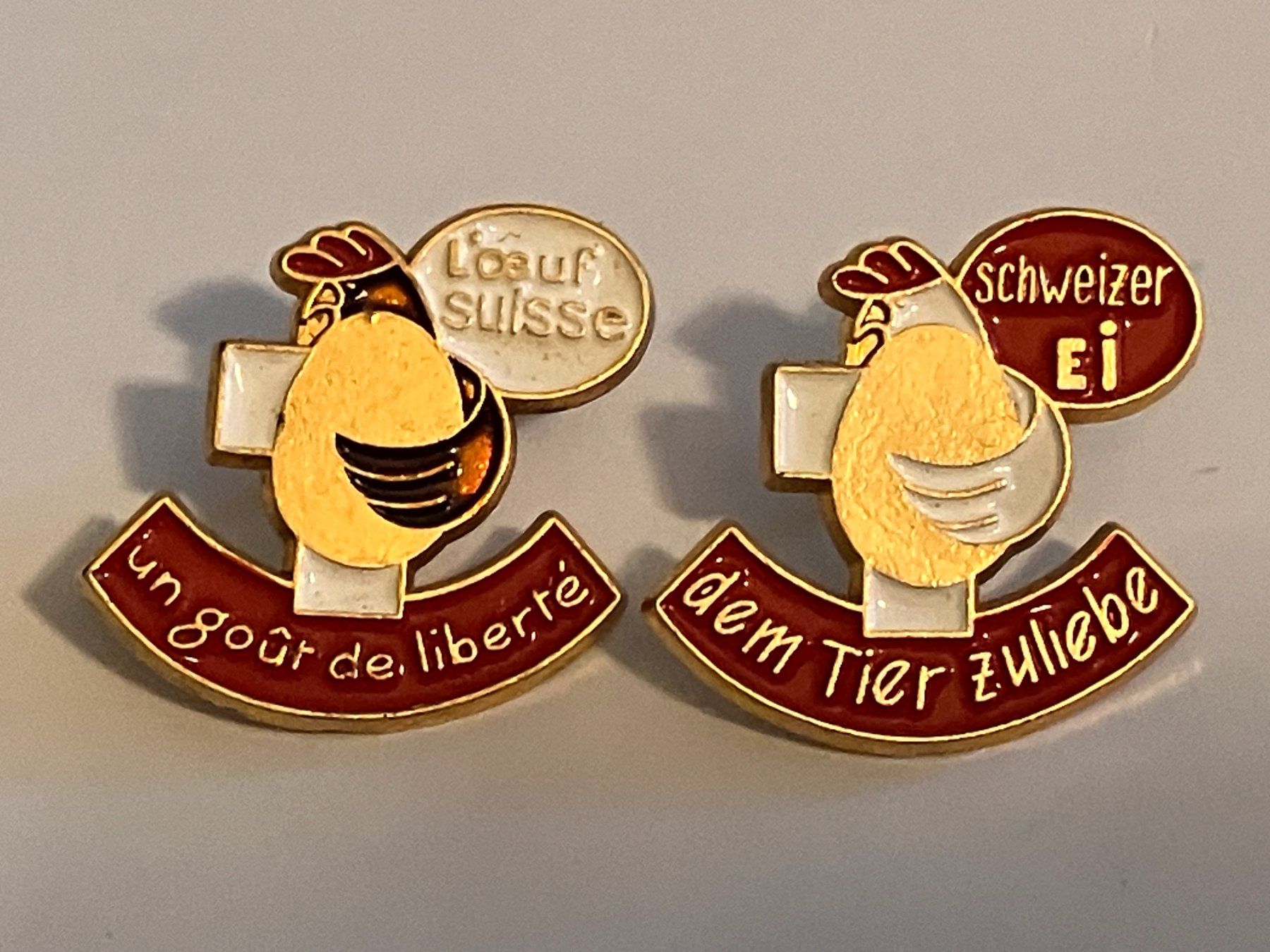 Placchette & Badge: 2 Pin Schweizer Ei – Usato da Basel venduto da djwwpp