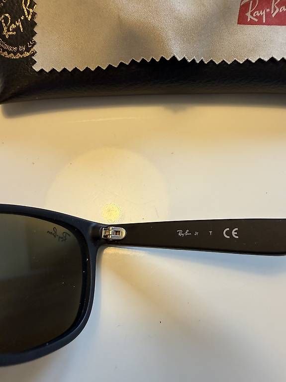 Occhiali & Lenti: Ray Ban Sonnenbrille Jr. – Usato da Bülach venduto da angelique080882 1