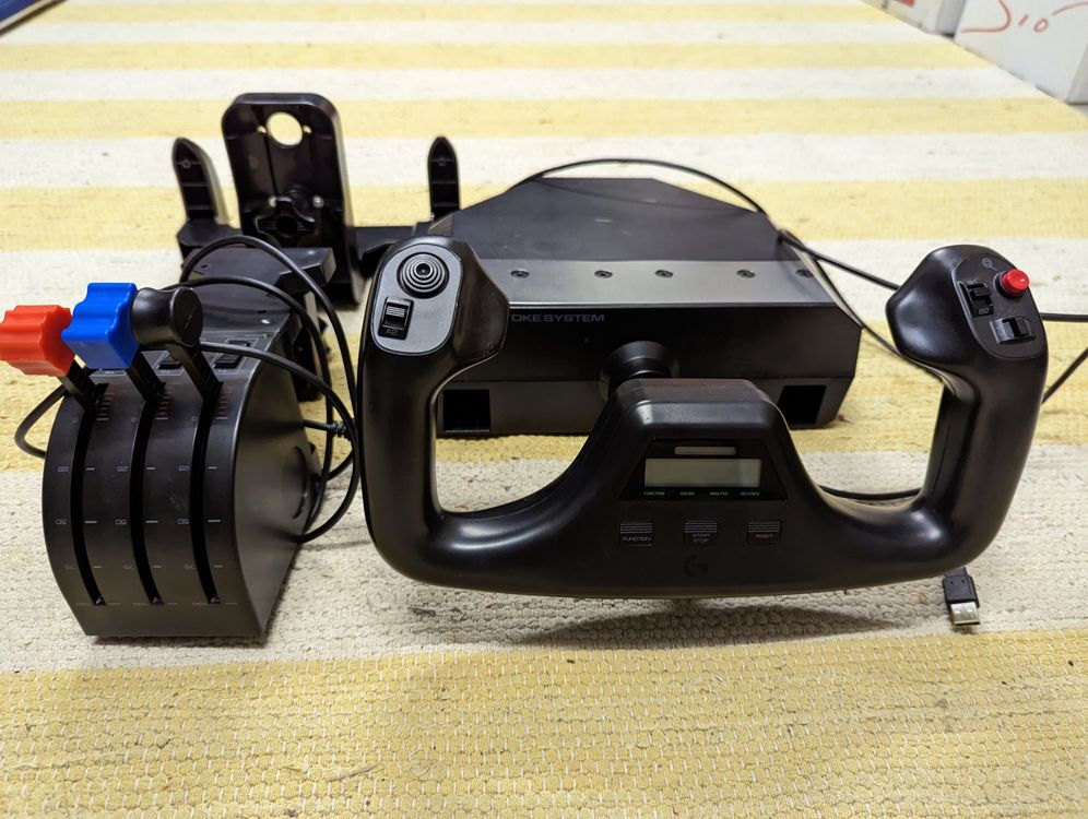 LOGITECH G Pro Flight Yoke System | Kaufen auf Ricardo