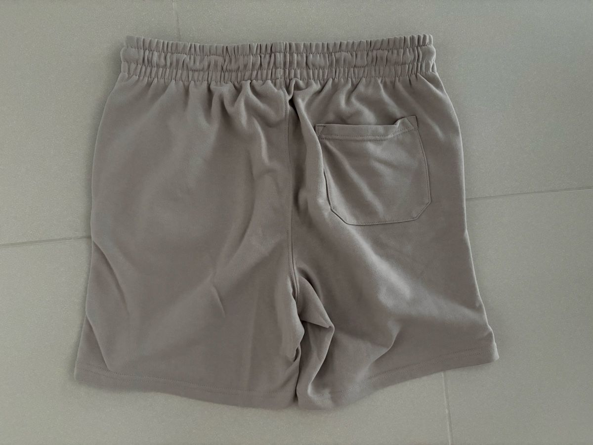 Pantalons: Shorts Grösse S Farbe Stone – Neuf avec emballage d'origine à Luzern par Glitzer76 1