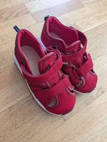 Rote Lederschuhe für Orthesen