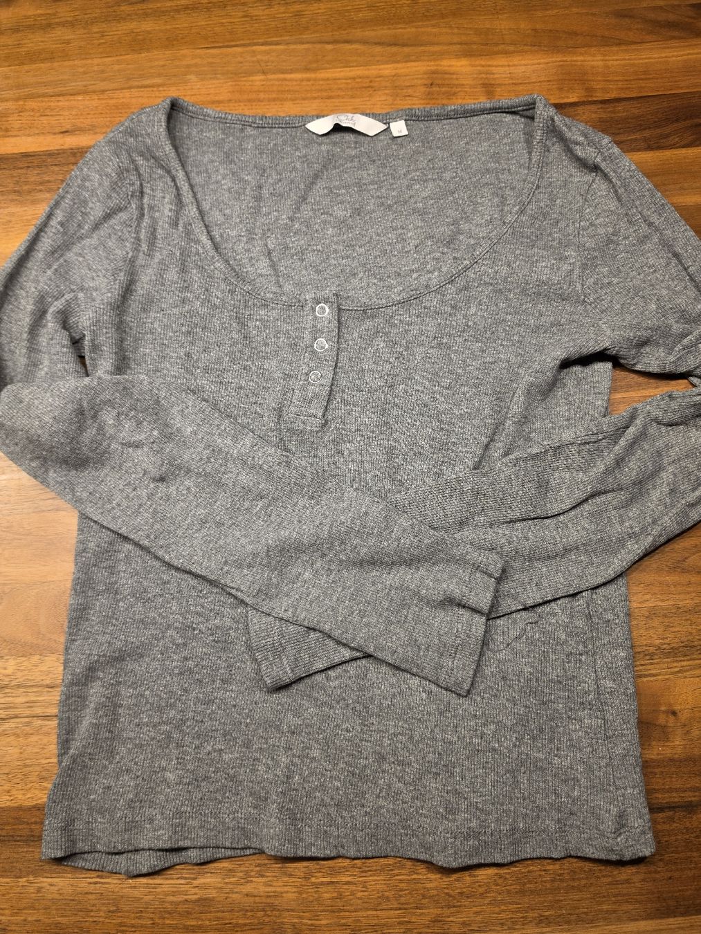C&A Pullover & Sweatshirts: Langarmshirt grau Grösse M C&A – Gebraucht aus Luzern von oli_6x2r