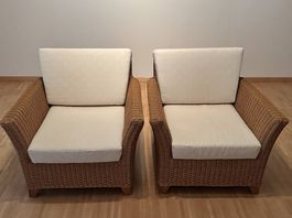 Beide Korbsessel 295 CHF oder 190 CHF für ein Sessel. 