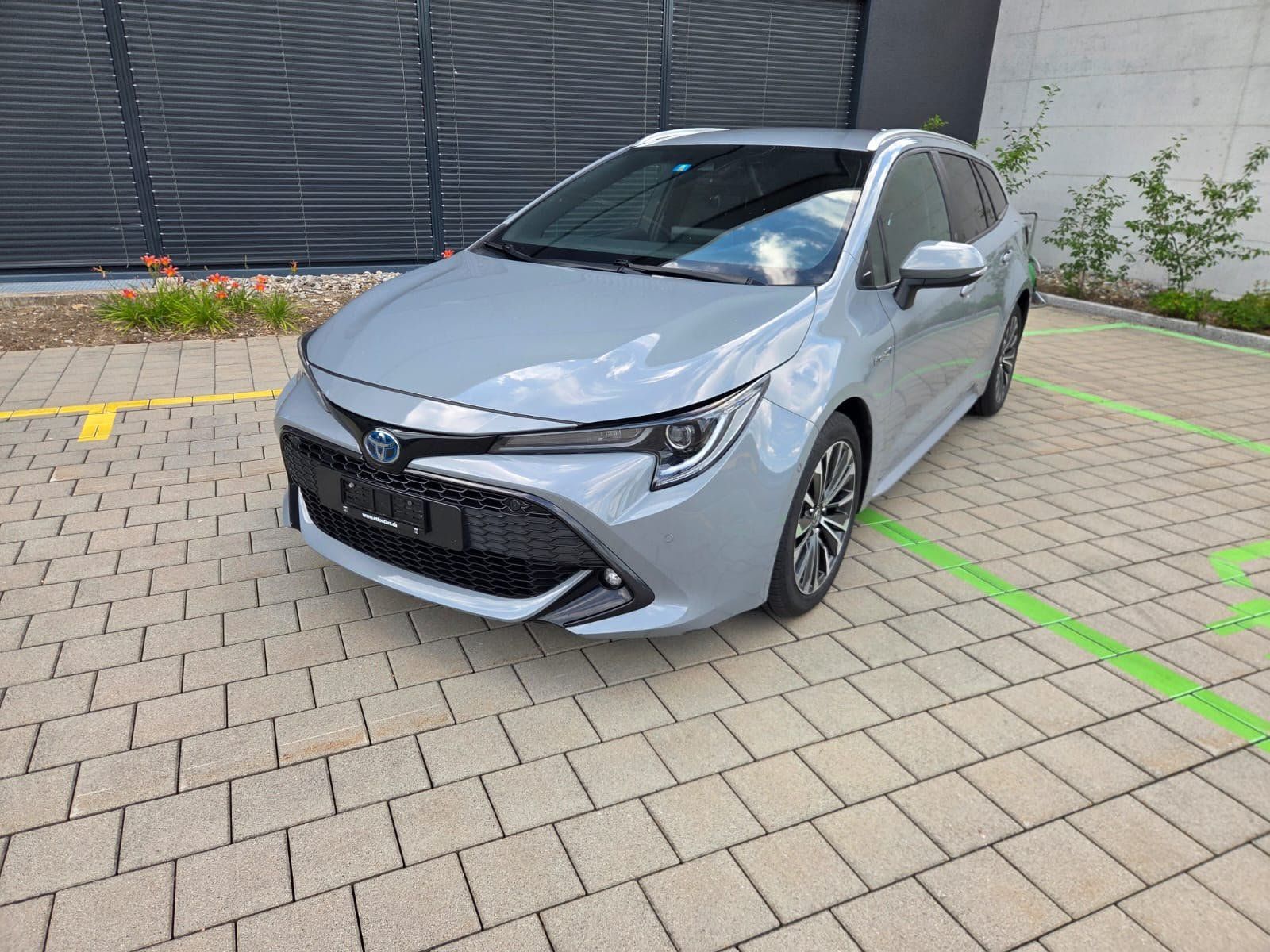 Toyota Autos: Toyota Corolla 2.0 Hybrid – D'occasion à Jona par Blackstorne 2