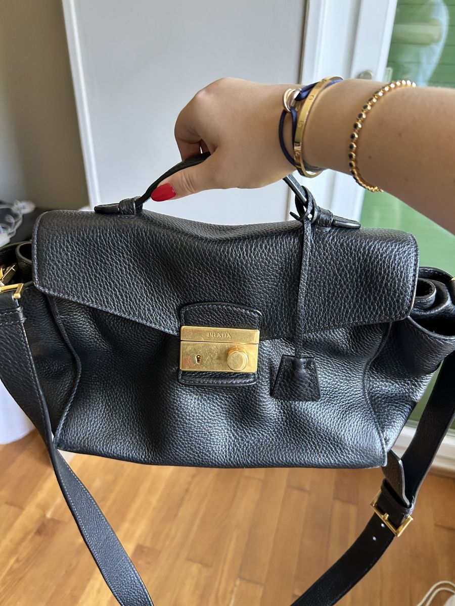 Prada Taschen für Damen: Prada Ledertasche – Gebraucht aus Basel von ala_7nd2