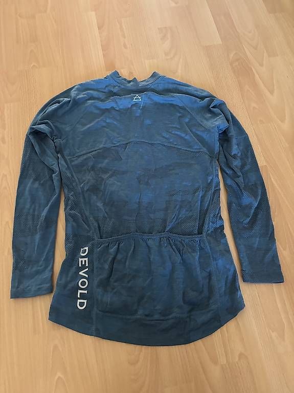 Maillots de corps & Pantalons: Velotrikot Fahrrad langarm devold – D'occasion à St. Gallen par chr_6q2r 2