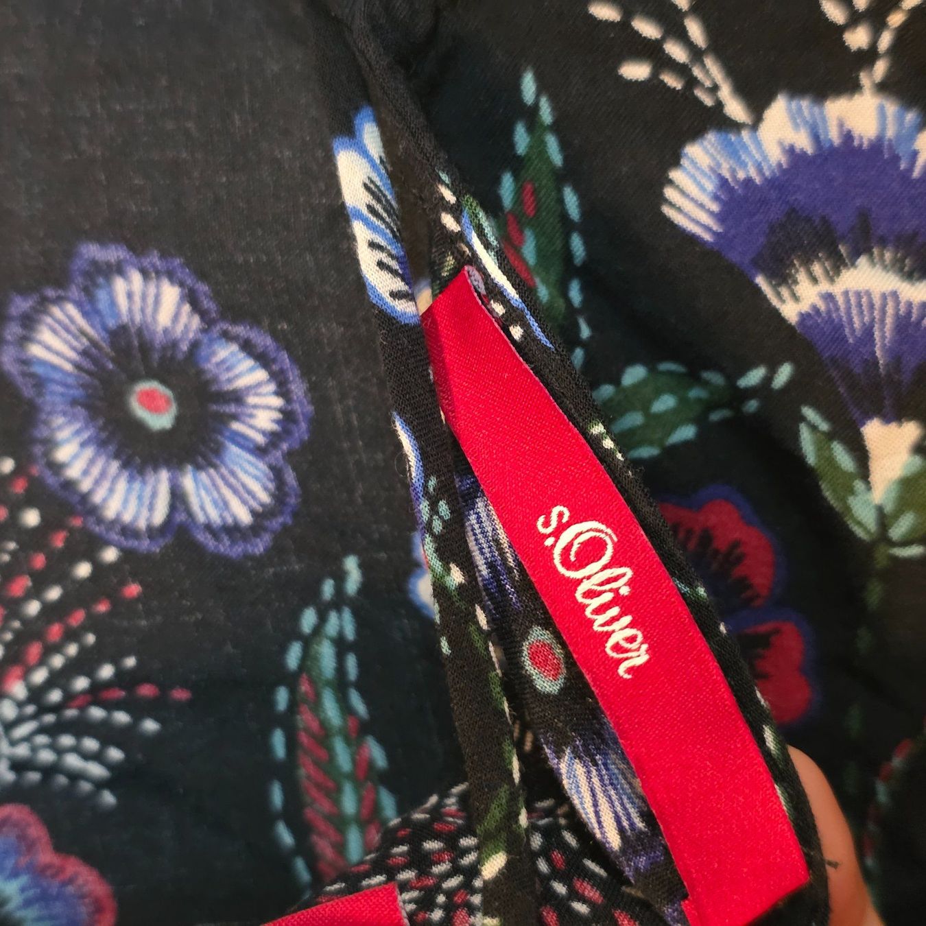 S.Oliver Blusen: 🖤 S.Oliver Blumenbluse Gr. 34 – Romantisch – Gebraucht aus Wald ZH von CapLux 3