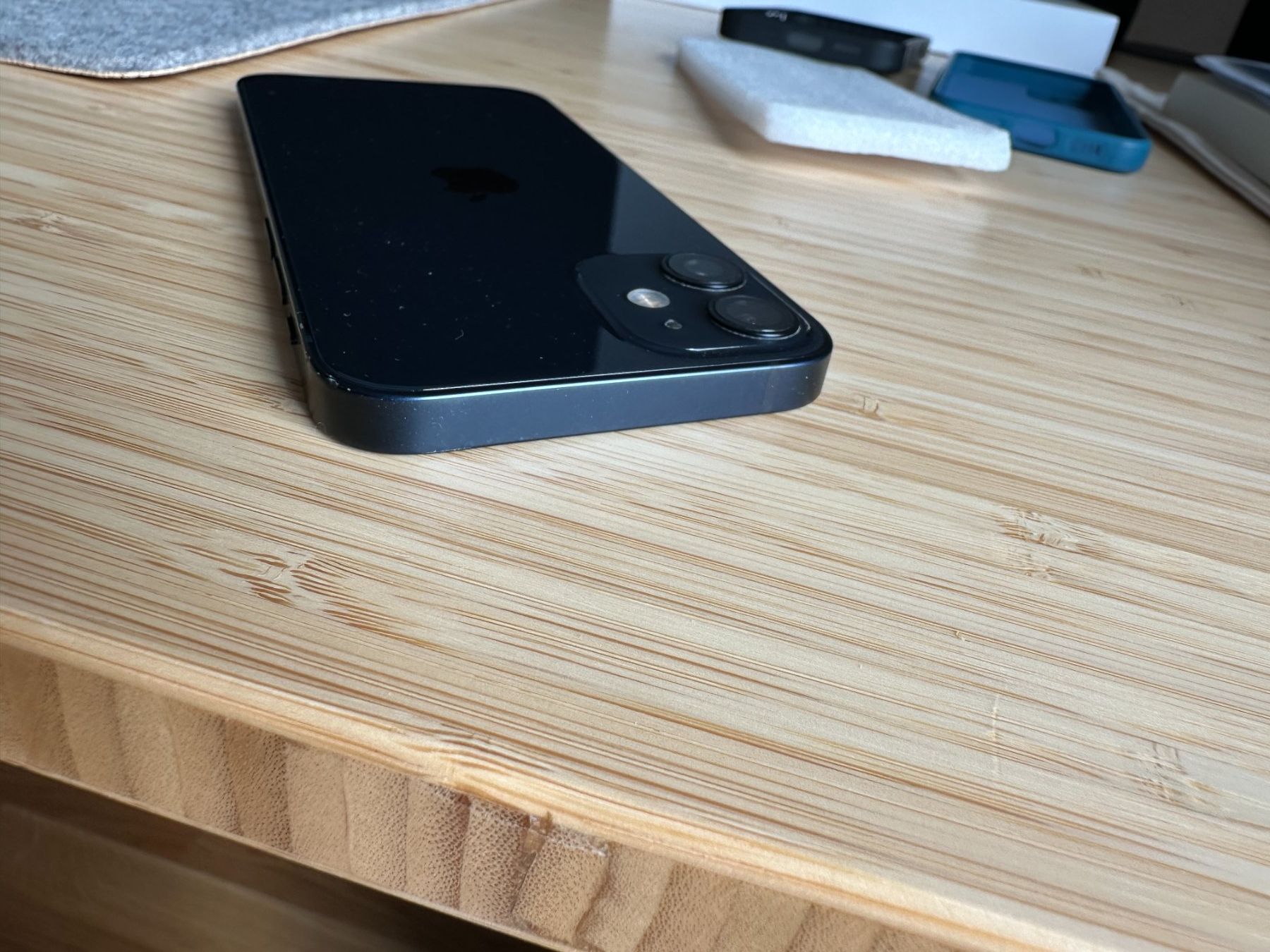 Apple Portables: iPhone 12 mini 64 Go – D'occasion à St-Aubin-Sauges par _jaan_ 5