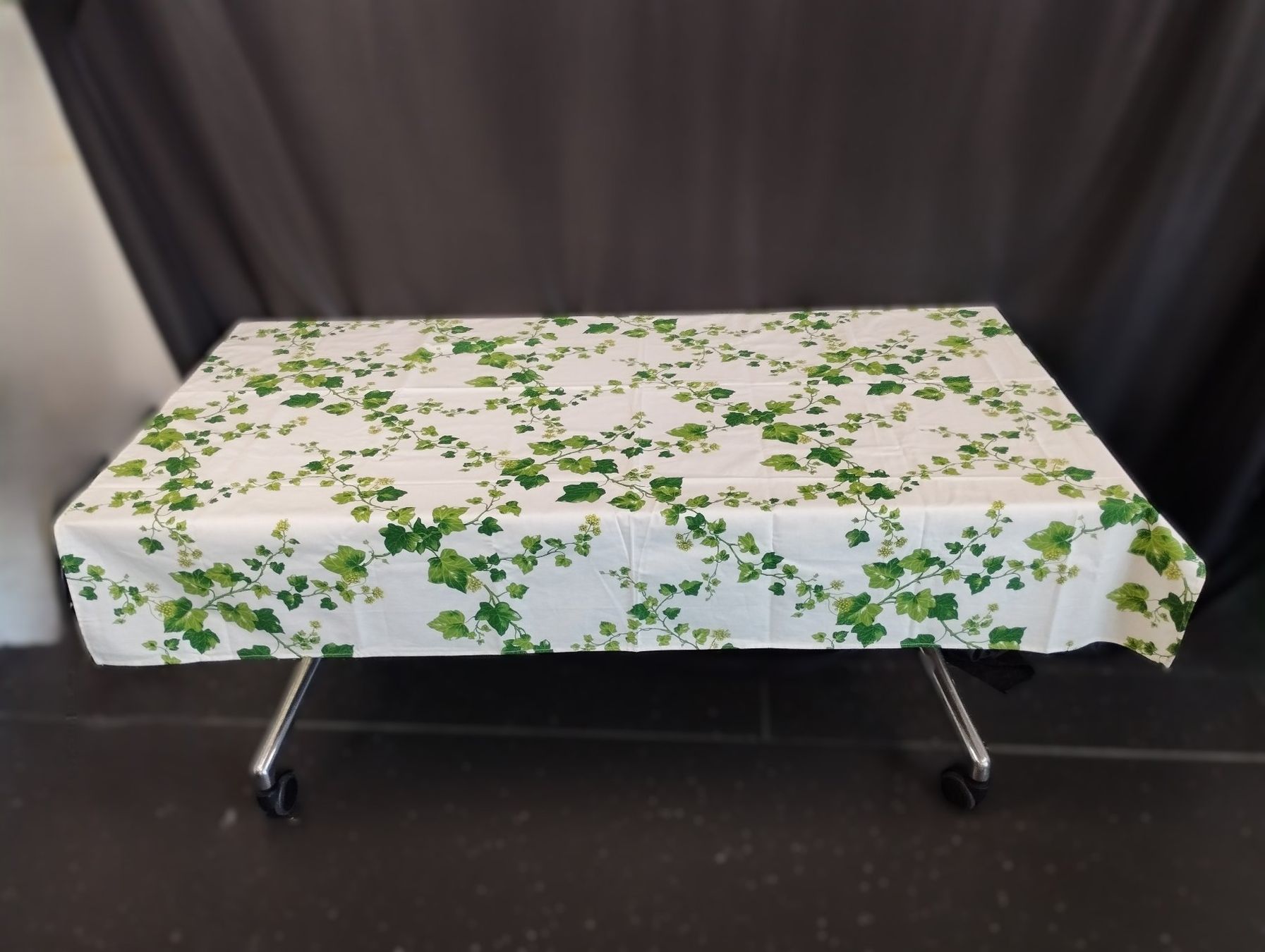 Autre linge de table: Tischdecke Efeu – D'occasion à Schübelbach par Restwert_Schubelbach