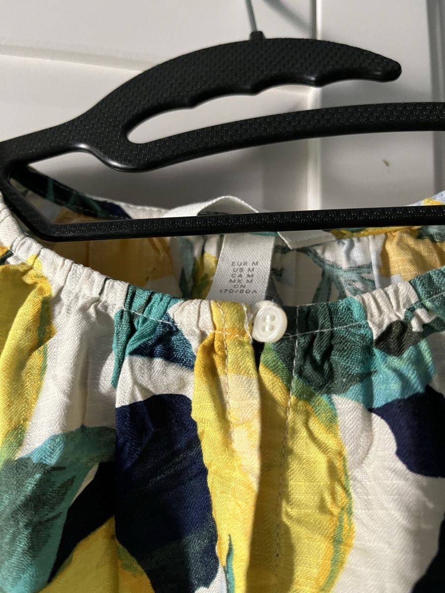 H&M Kleider: 100% Baumwolle Kleid mit Blumenmuster – Neu und originalverpackt aus Allschwil von eyl_bb8q 1
