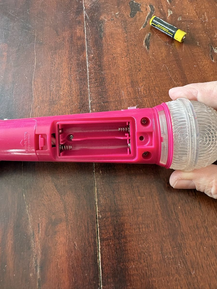 Giocattoli: Microphone rose Barbie "Pink Rocks" pour enfant – Usato da Vufflens-la-Ville venduto da newlifegva 7