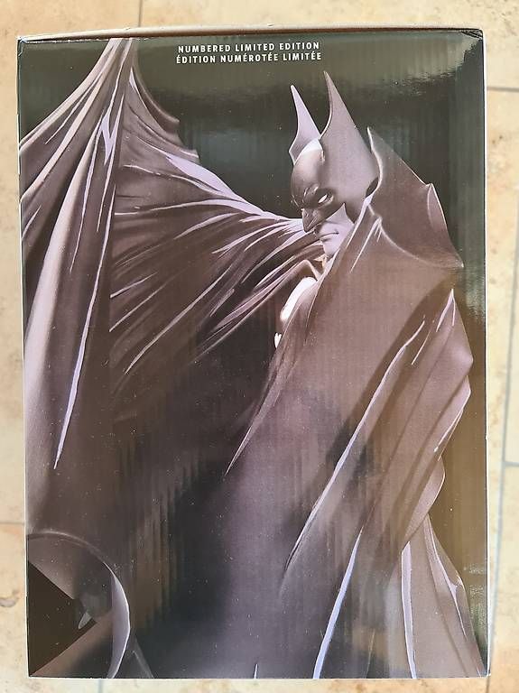 Statuette: Batman Black & White Statue - Todd McFarlane 1.0 Version! – Usato da Ittigen venduto da joel91 3