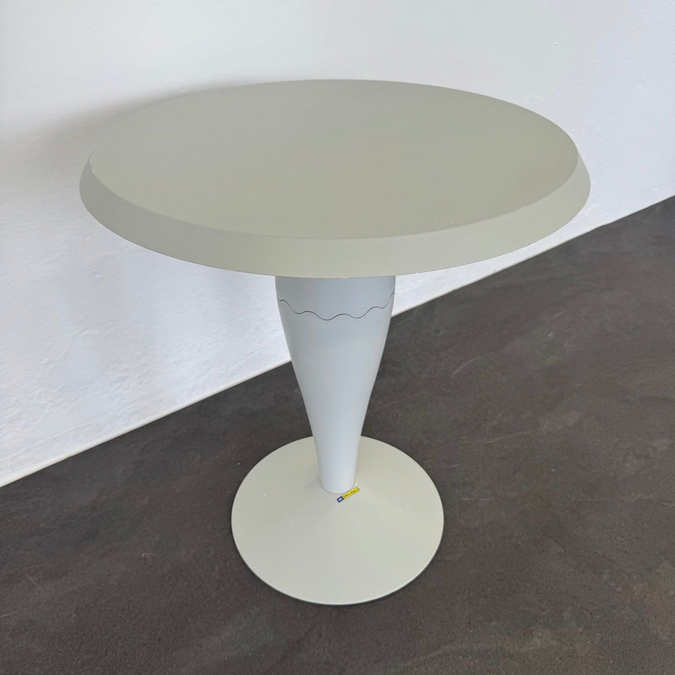 Kartell Scaffali: Kartell Miss Balù Table – Usato da Schönenwerd venduto da mcofficeshop 2