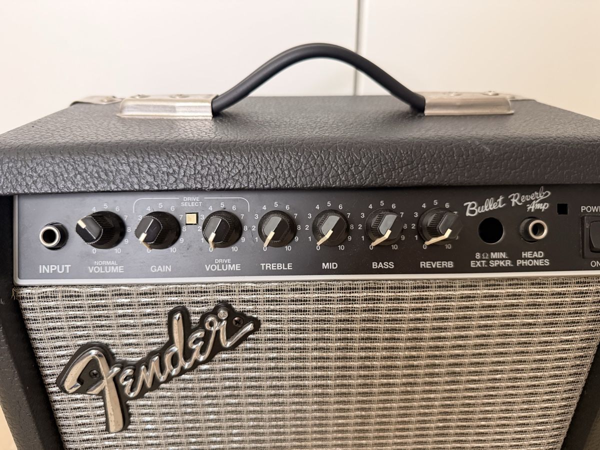 Toutes les décorations: Fender Bullet Reverb amp pr 241 – Défectueux à Neerach par lar_tkp2 5