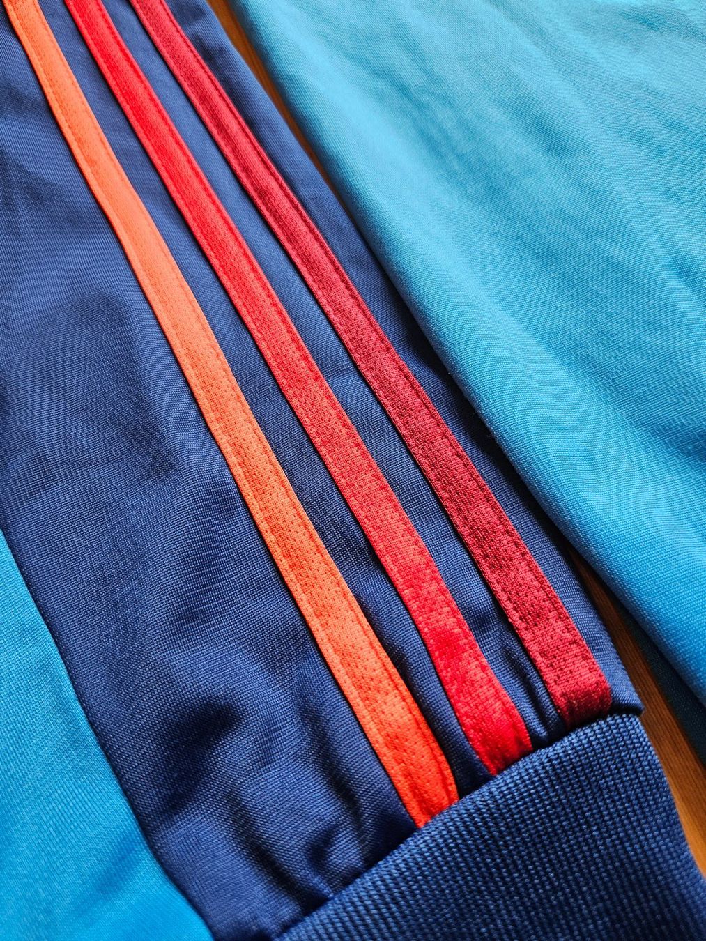 Adidas Giacche: Jacke adidas Grösse S retro – Usato da Hägglingen venduto da United-Village-Trade 8