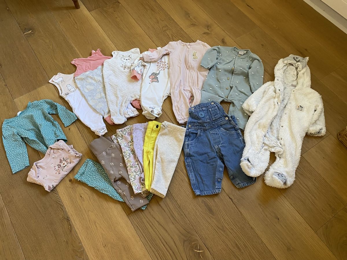 Lotti & Set di vestiti: Mädchen Kleiderpaket 50-68 – Usato da Buchs ZH venduto da Meme_meme 2