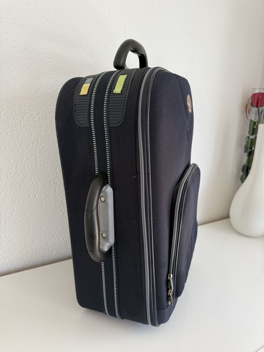 Reisekoffer: Reisekoffer ohne Rollen – Gebraucht aus Gossau SG von cuk_fyc6 1