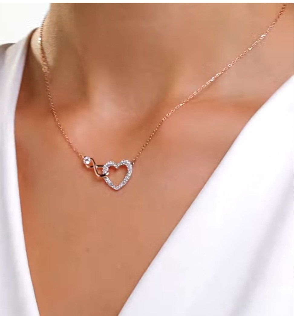 Swarovski Catenine: Collier Swarovski Infinity - Infini et cœur – Nuovo e nell'imballaggio originale da Neuchâtel venduto da Rachel_A 1