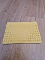 Clutch Tasche Gelb mit Nieten