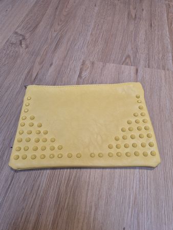 Clutch Tasche Gelb mit Nieten