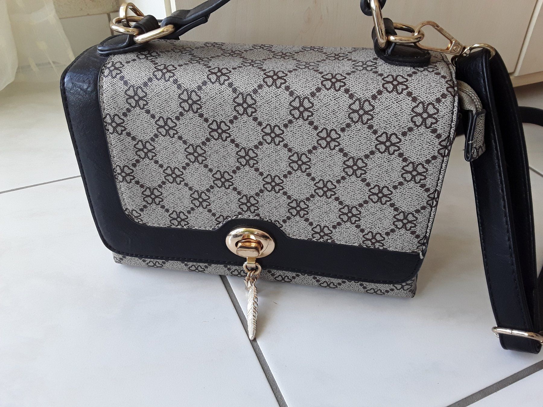 Taschen für Damen: Neuw.Handtasche – Gebraucht aus Heimberg von Samprof 2