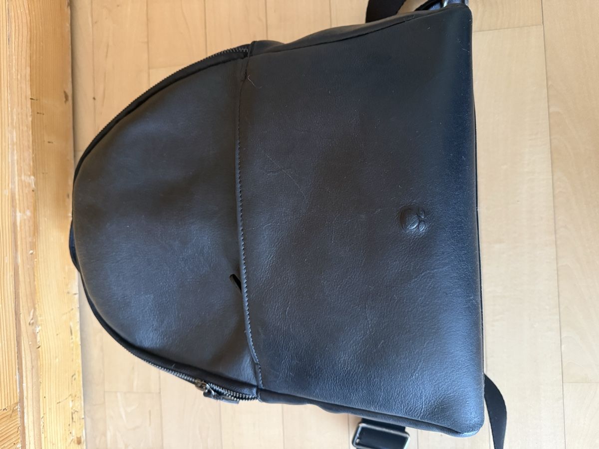 Navyboot Zaini: Navyboot Leder Rucksack schwarz – Usato da Uster venduto da Schangnau87 5