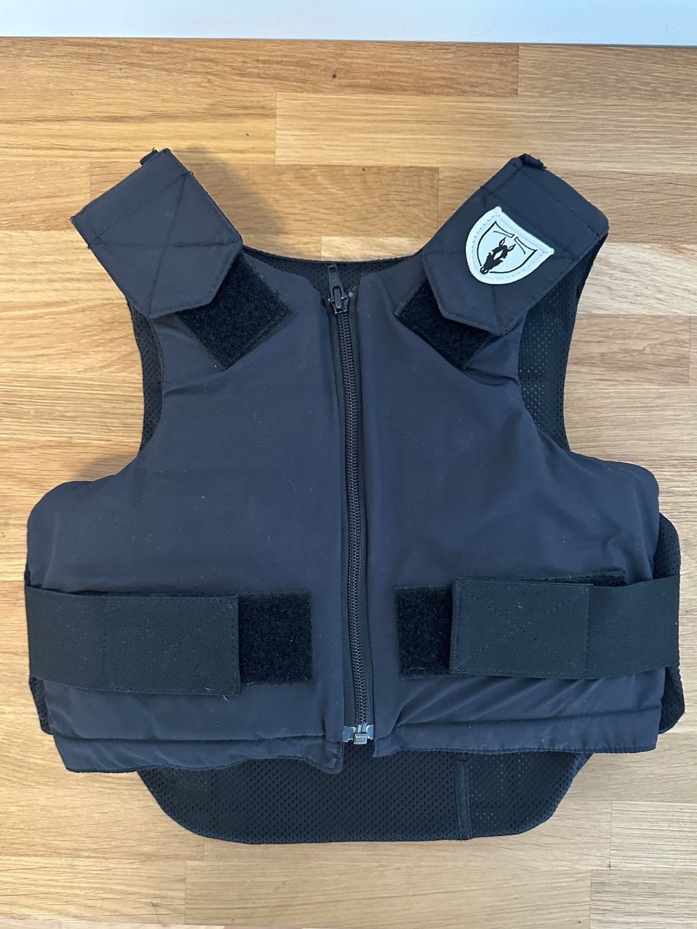 Altro abbigliamento per bambino: Reitweste Kinder, grössenverstellbar – Usato da Beringen venduto da miavita