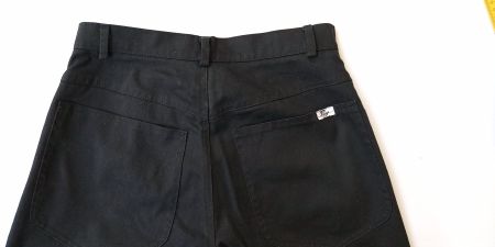 schwarze Sommer-Jeans