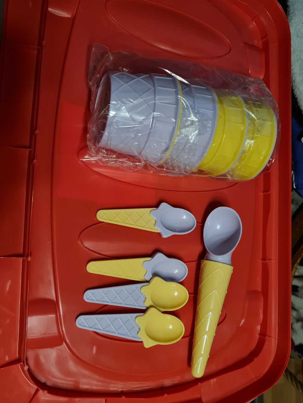 Recipients et similaires: Glaceset Kunststoff Neu – Neuf avec emballage d'origine à Döttingen par Verkauf