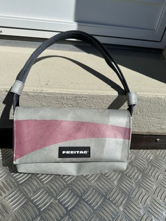 Freitag Tasche F72 DONNA (Gebraucht) in Rünenberg für CHF 89 – mit