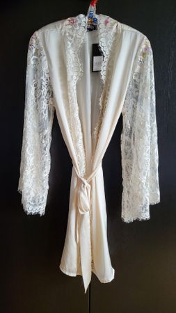 Edler Kimono Noir Spitze Ärmel, Grösse XS/S neu!