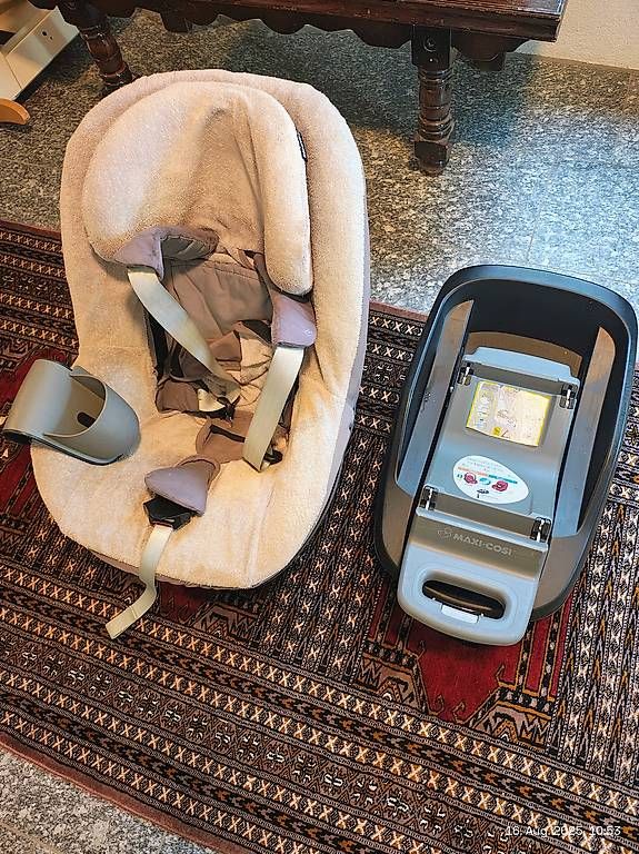 Maxi-Cosi Seggiolini per auto: Maxi-Cosi Kindersitz mit Basisstation – Usato da Gebenstorf venduto da Soshd