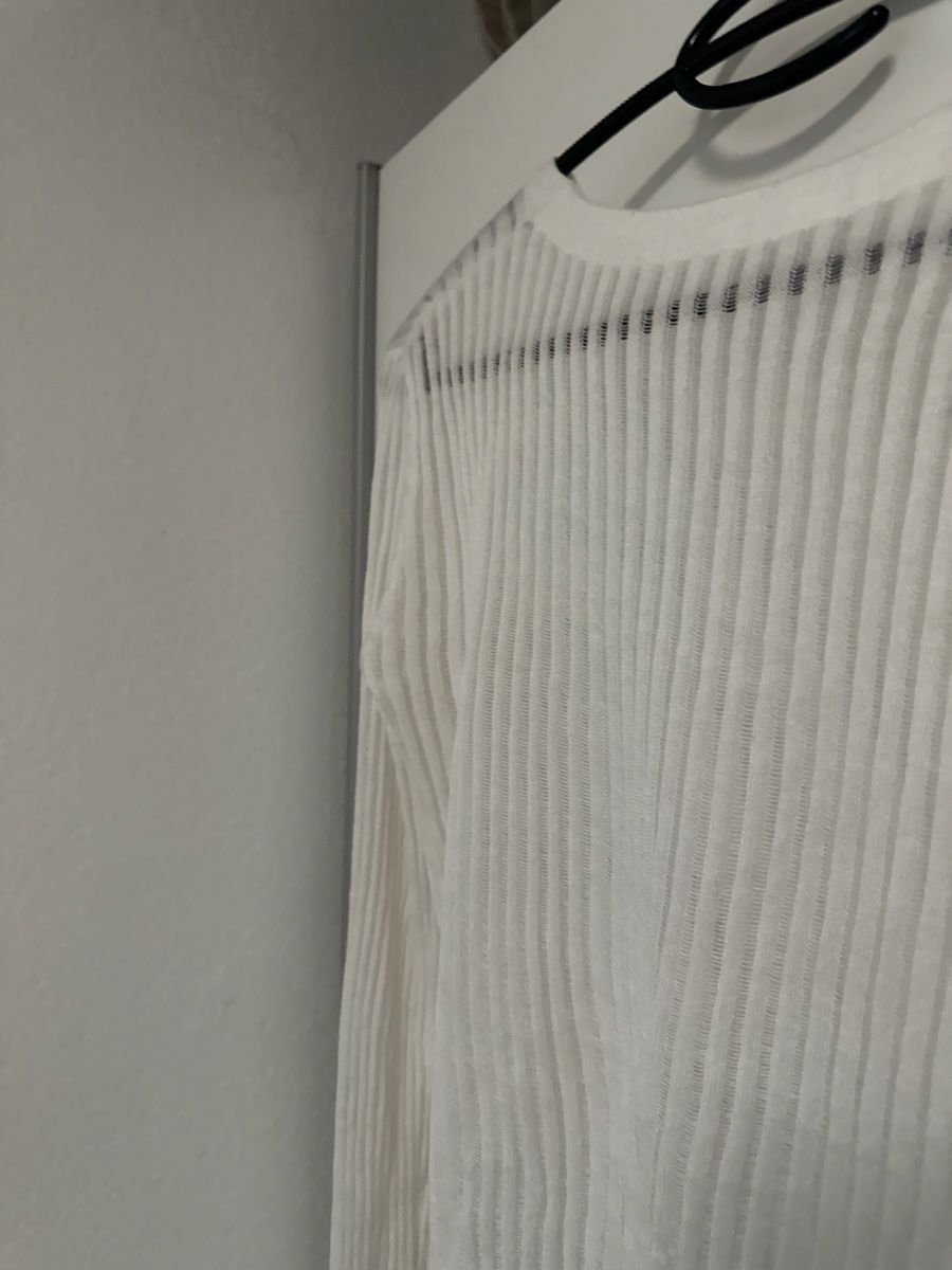 Zara Maglioni & Felpe: Weisser gerippter Pullover Gr. S (relativ durchsichtig) – Usato da Zürich venduto da kri_hy6t