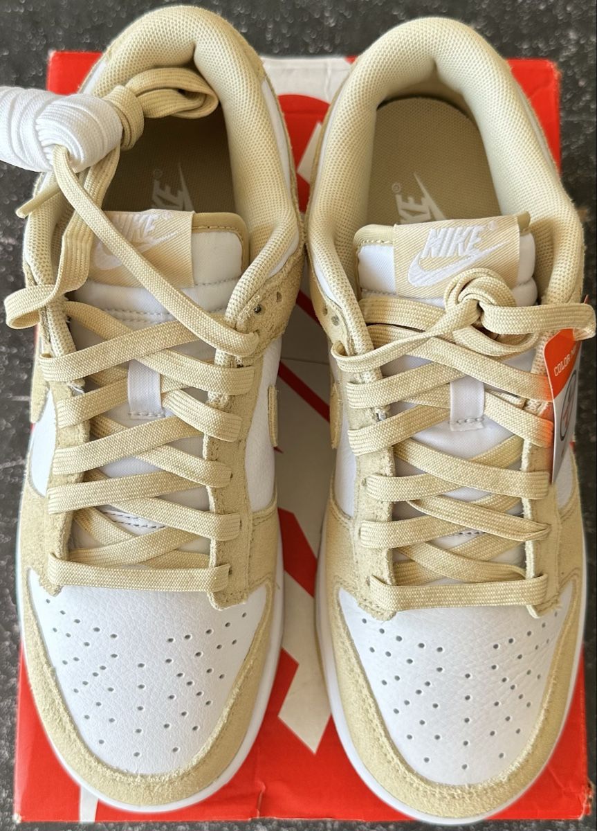 Nike Scarpe da uomo:  Dunk Low Retro White/Gold-White – Nuovo e nell'imballaggio originale da Biel/Bienne venduto da Akwawini 1