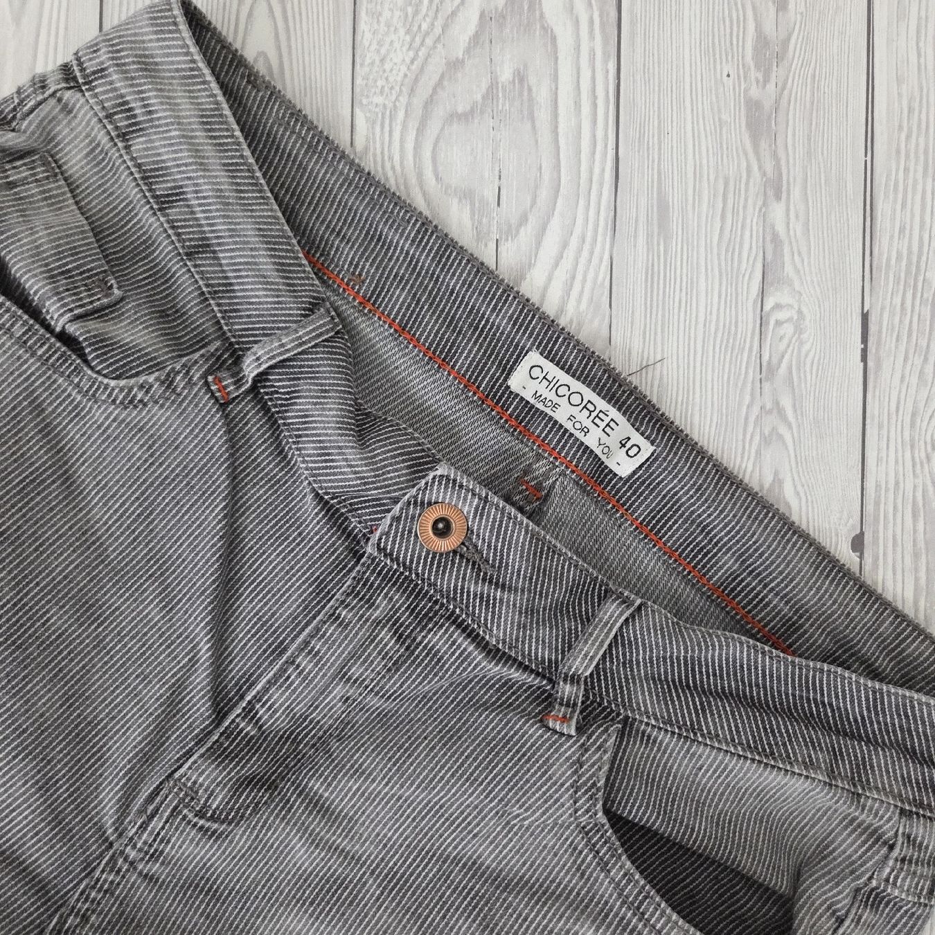 Pantalons: Sommerhose 7/8, Gr. 40, grau gestreift – D'occasion à Näfels par CH.Kchlineknopf 2