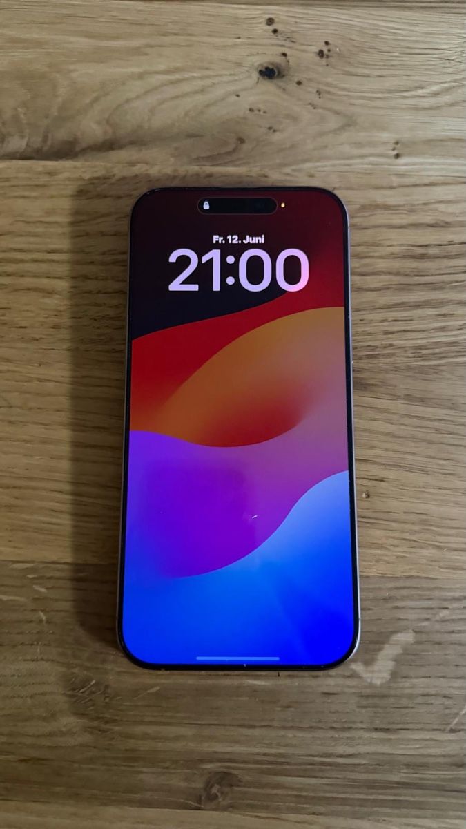 Apple Portables: Iphone 16 Pro Max – D'occasion à Geroldswil par Ili_b66j