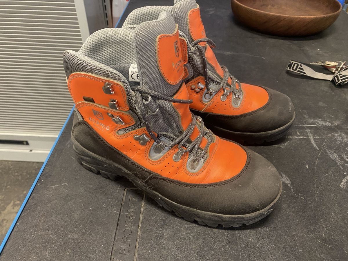 Scarpe da uomo: Bormio Arbeitsschuhe – Usato da Wabern venduto da HK-Design 3