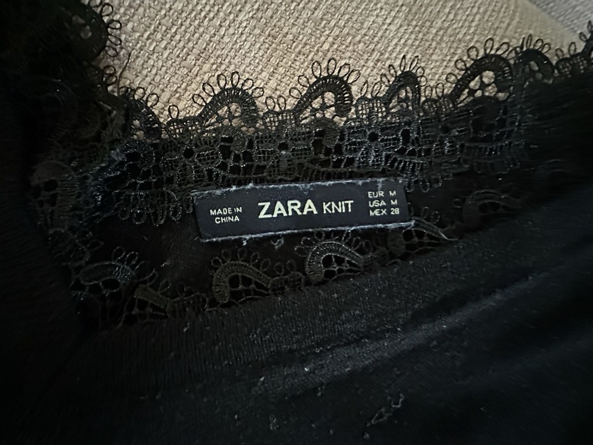 Zara Maglioni & Felpe: ZARA - V-Pullover mit Spitzenausschnitt Gr. L, black – Usato da Dübendorf venduto da san_tt6m 6