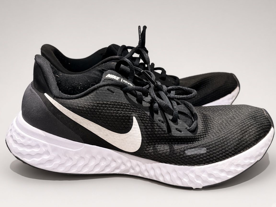 Nike Herrenschuhe: Nike Performance Revolution 5 Gr. 43 – Gebraucht aus Allschwil von GrenzWert