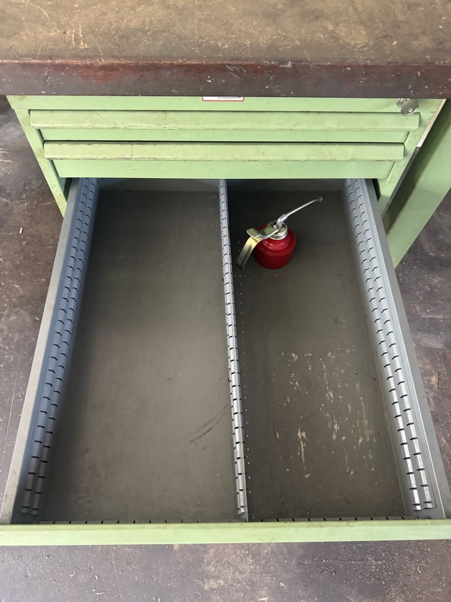 Établis: Établi industriel Schede AG avec étau – env. 2000 × 800 mm – D'occasion à Aarberg par SNMachines 4