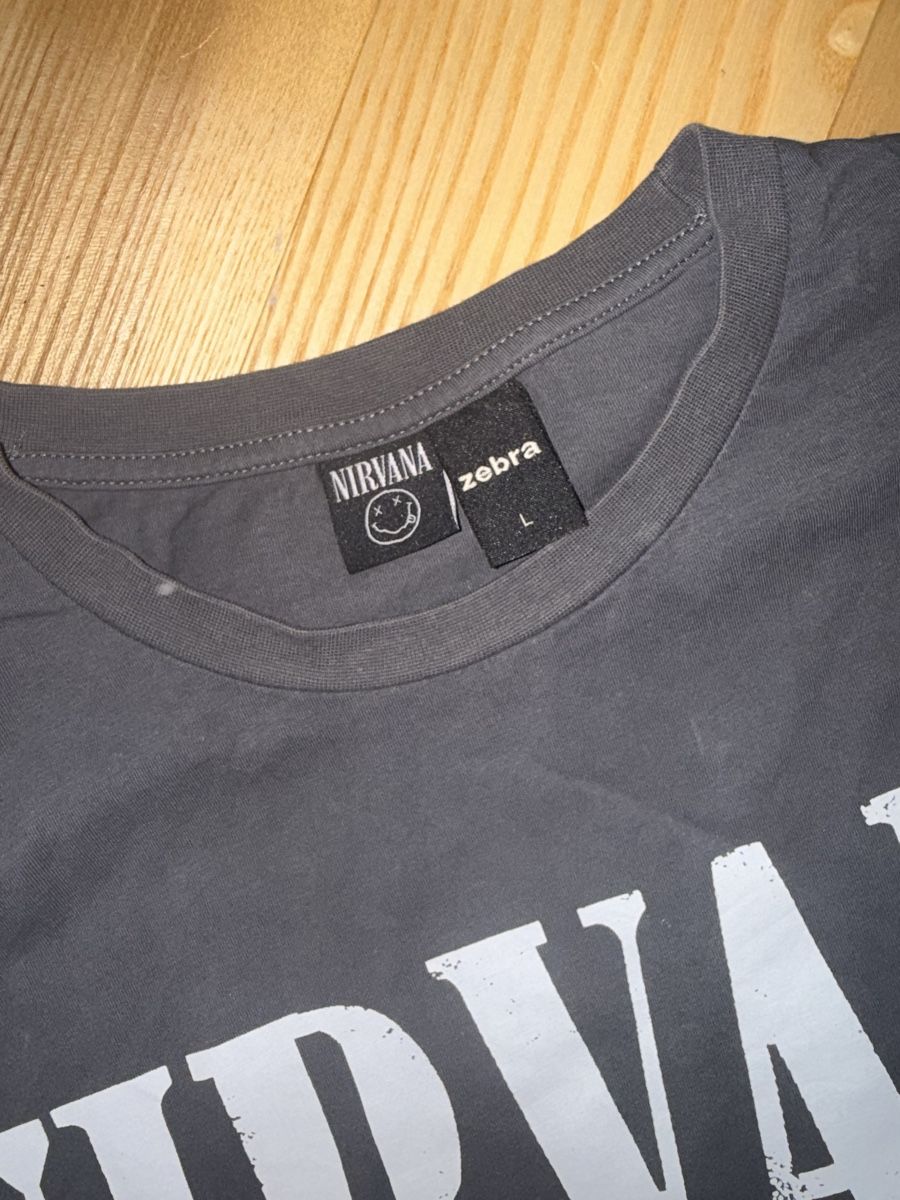 Zebra T-shirt: Nirvana Tshirt von Zebra – Nuovo (secondo la descrizione) da Itingen venduto da jessi811 1