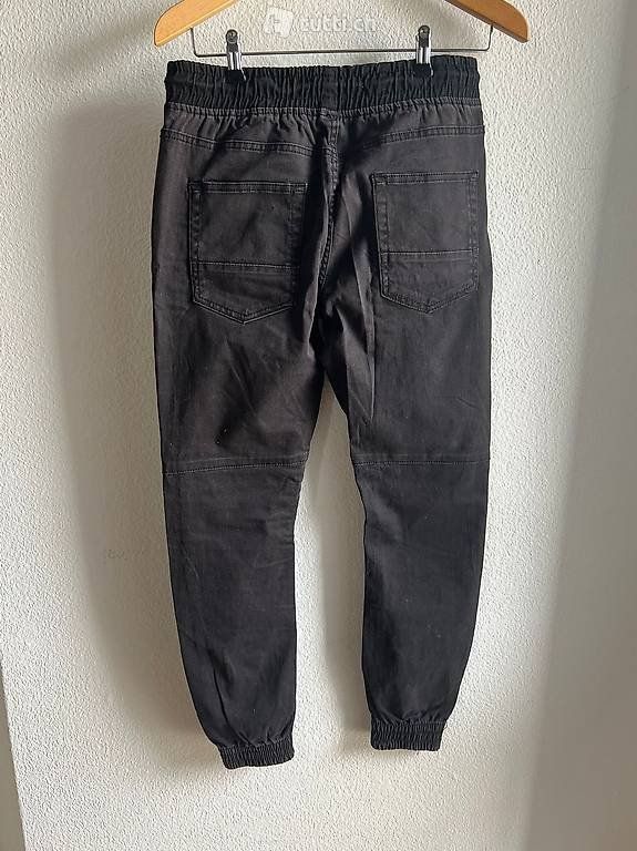 Pantaloni: Herren Hosen Primark – Usato da Lupfig venduto da Pluribus 1