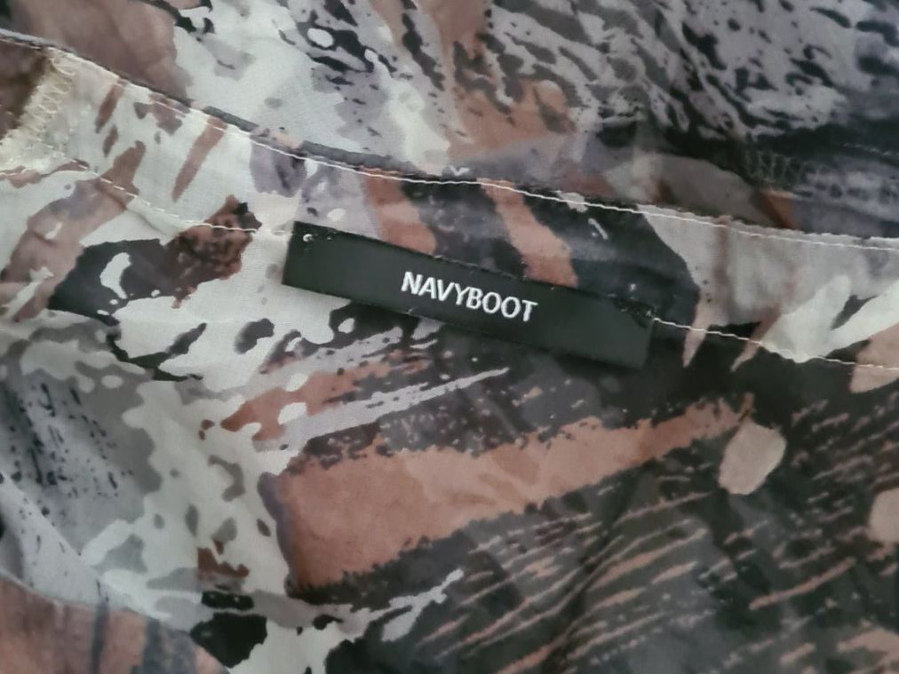 Navyboot Tuniche: NAVYBOOT - 100% Seide, Tunika Bluse, abstrakte Muster, Gr M – Usato da Jona venduto da hen_7fyc 3