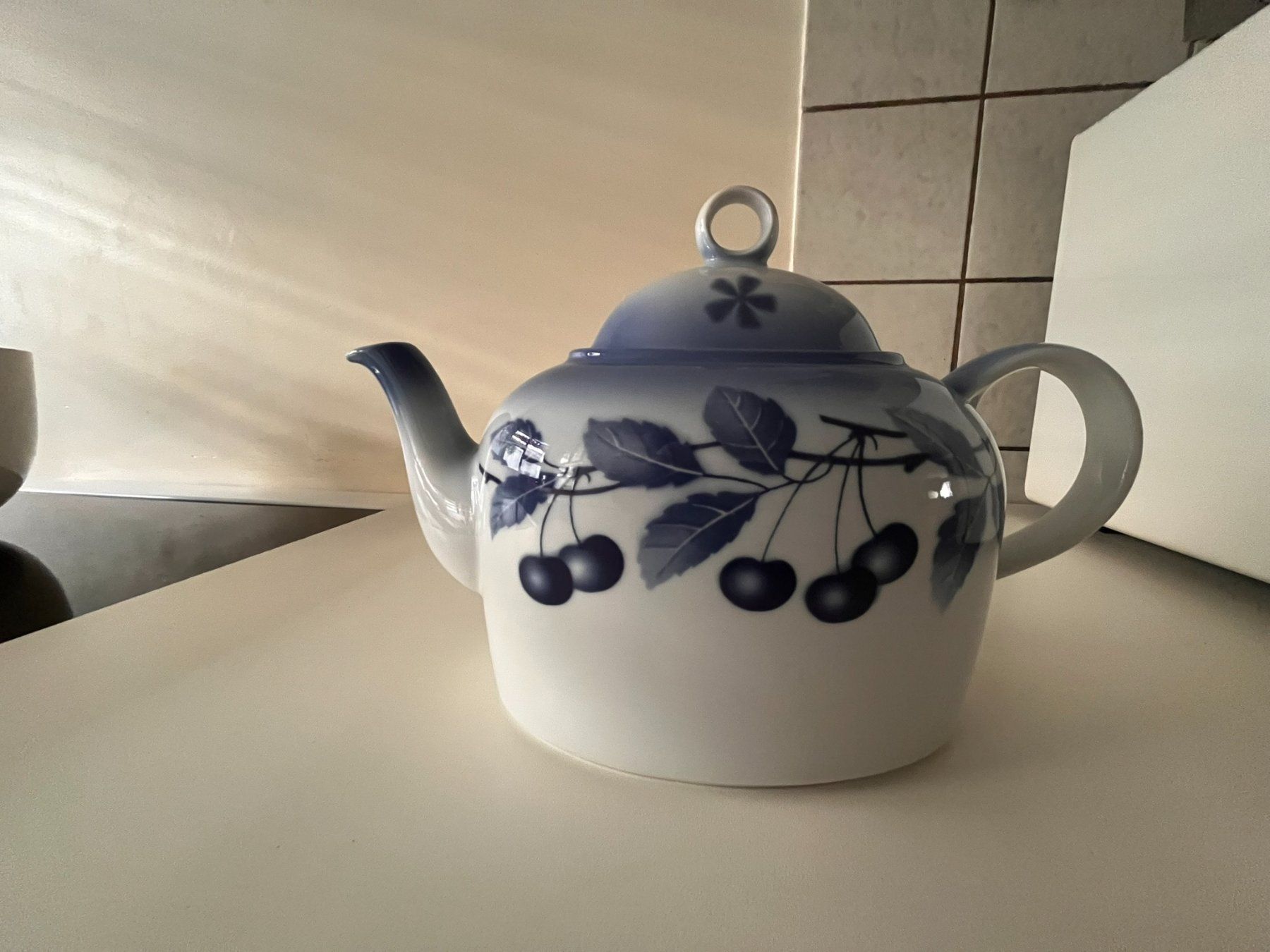 Théières: 🫖Théière Thun “Blue Cherry” ✨ – D'occasion à Genève par Obizzo 5